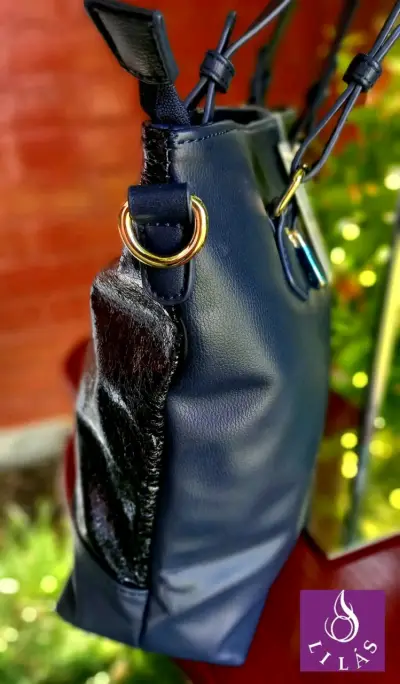 Bolso azul metalizado marca Lilás - miniatura 3
