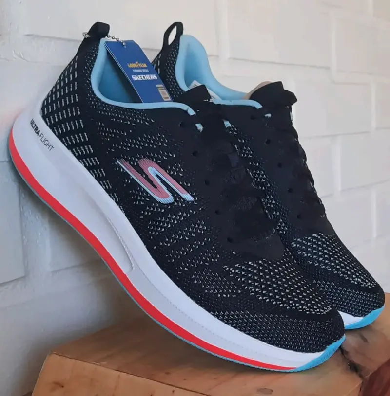 Zapatillas deportivas negras Skechers
