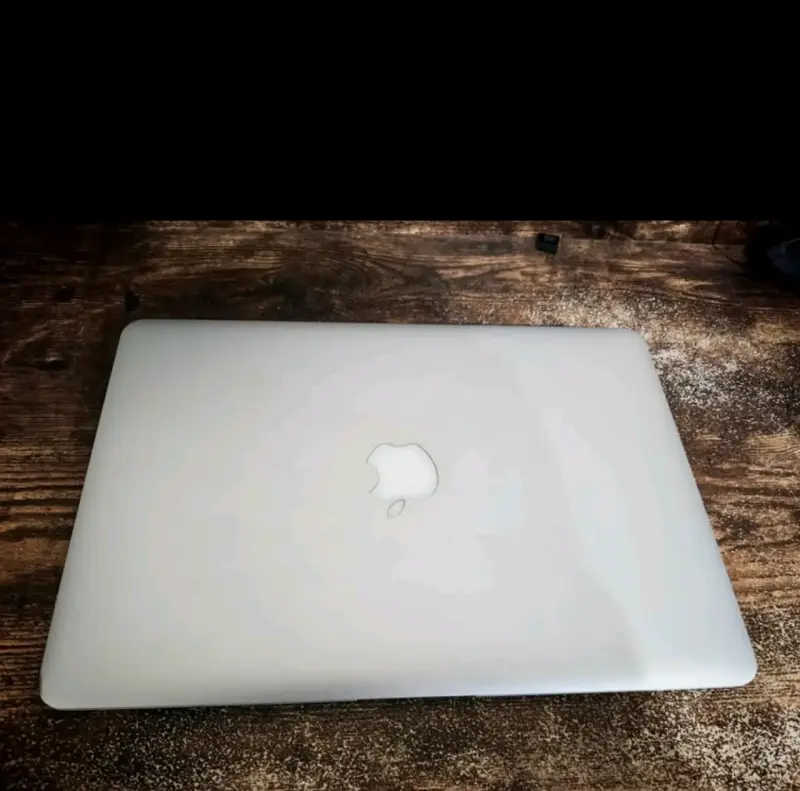 Macbook air - 1