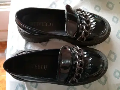 Zapatos negros con cadena 36 - miniatura 2