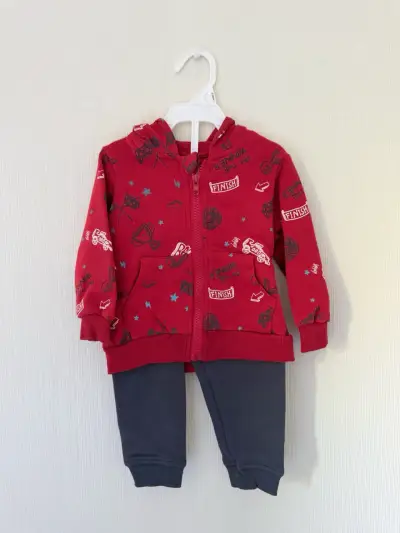 Conjunto infantil rojo y negro - miniatura 1