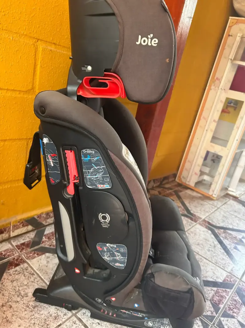 Silla de auto Joie gris - 2