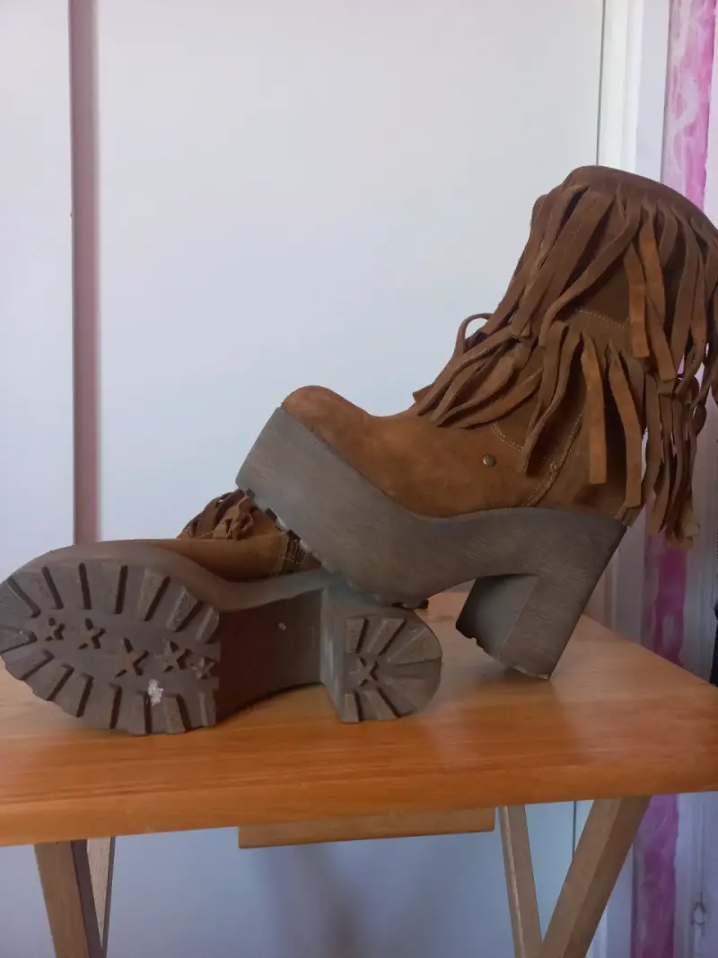 Botines de gamuza con flecos - 3
