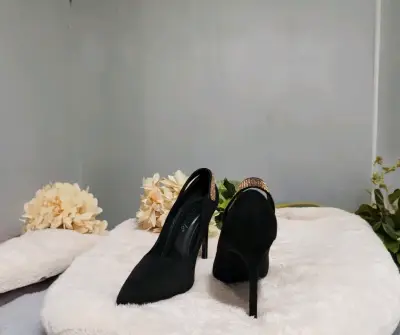 Zapatos negros elegantes - miniatura 2
