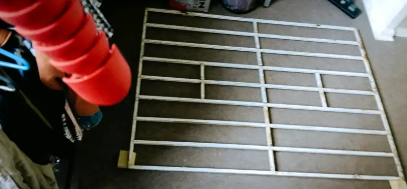 Reja de seguridad metálica - 1