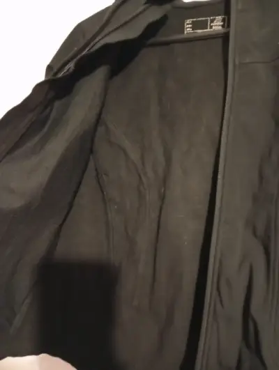 Polerón negro con cierre - miniatura 6