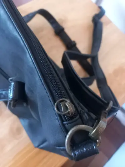 Bolso negro estilo Secret - miniatura 2