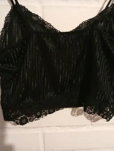 Top de encaje negro - miniatura 2
