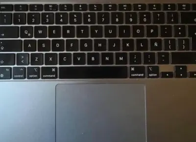 MACBOOK AIR M1 - miniatura 2