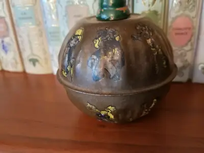 Cascabel de hojalata con personajes animados - miniatura 5