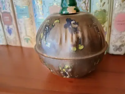 Cascabel de hojalata con personajes animados - miniatura 6