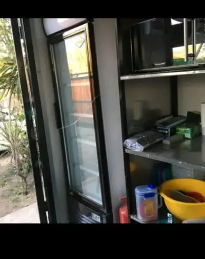 Food truck interior equipado - miniatura 3