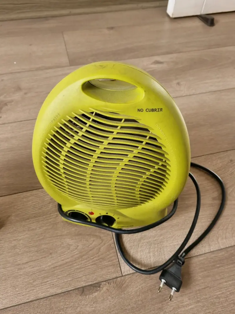 Calefactor eléctrico portátil verde