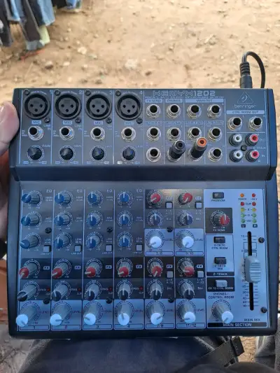 Mezclador de audio Behringer Xenyx - miniatura 2