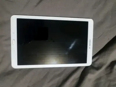 Tablet Samsung blanca - miniatura 1