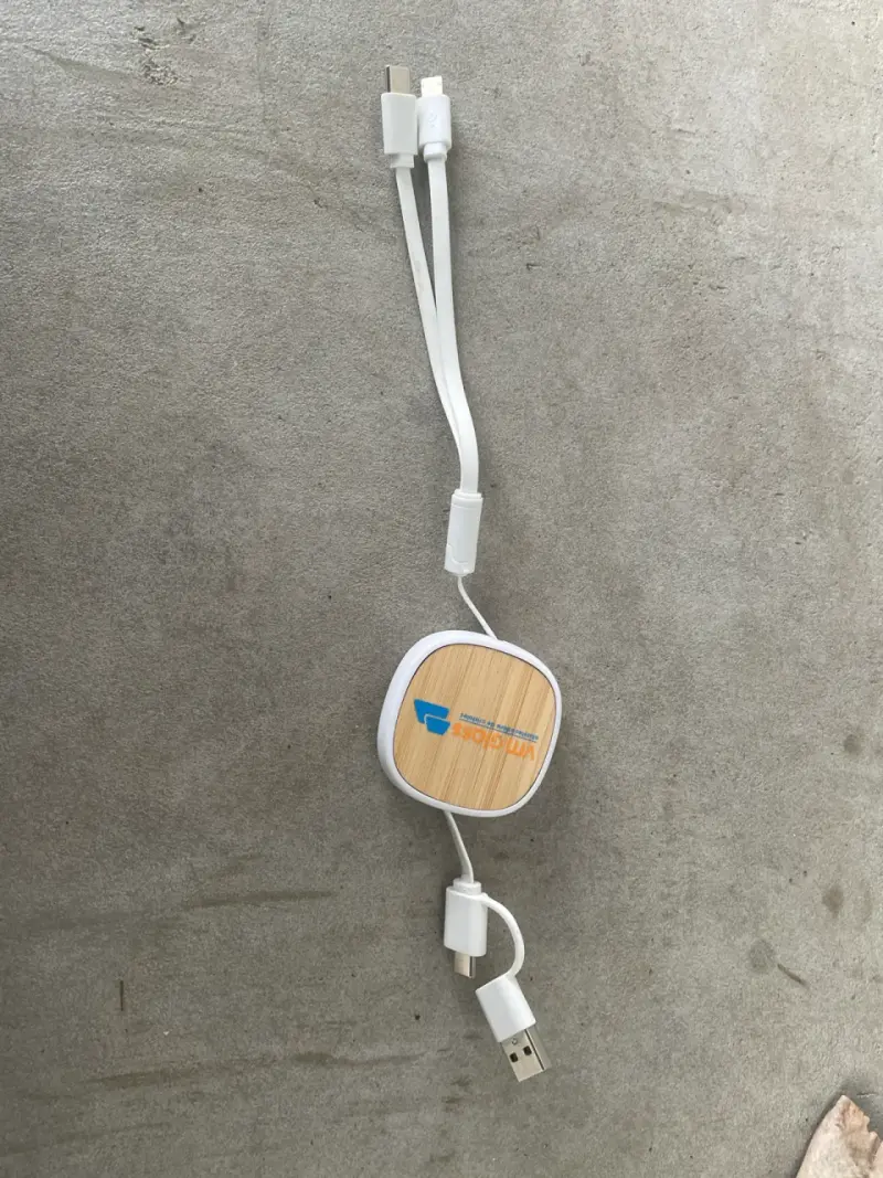 Cable multifuncional retráctil USB