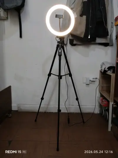 Aro de luz con trípode - miniatura 3