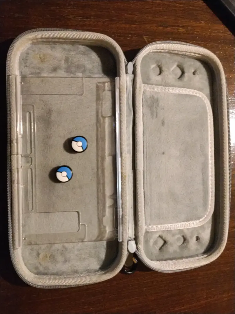 Estuche gris para consola portátil - 2