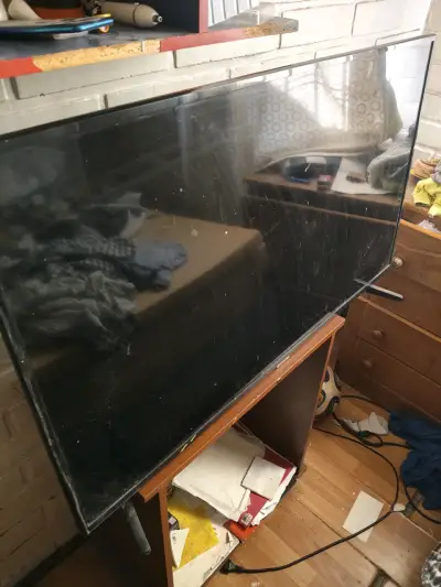 Televisor de pantalla amplia usado - miniatura 1