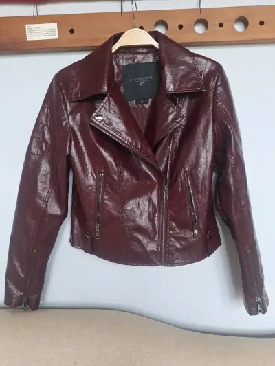 Chaqueta de ecocuero burdeo - miniatura 1