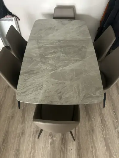 Comedor de mármol con sillas - miniatura 1
