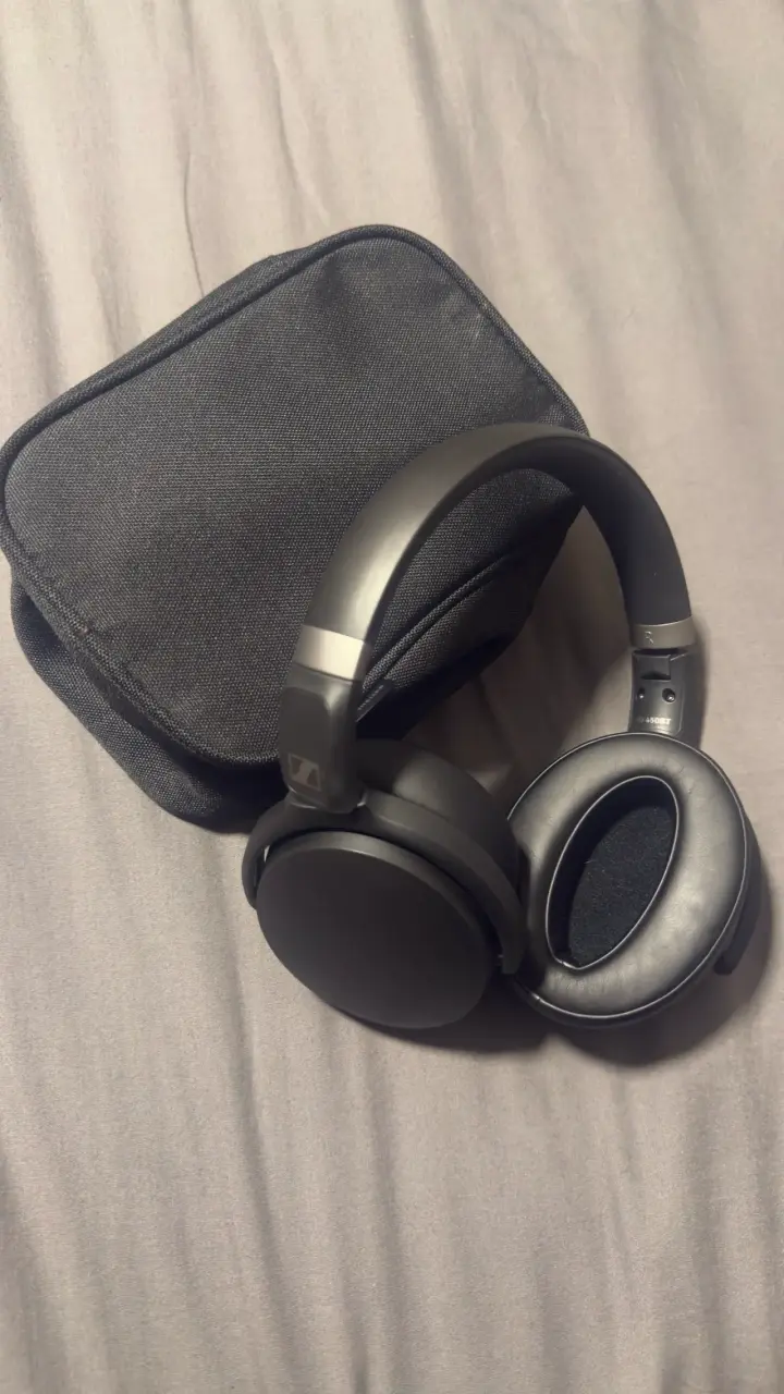 Audífonos inalámbricos Sennheiser negros - 2