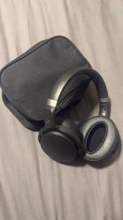 Audífonos inalámbricos Sennheiser negros - miniatura 2