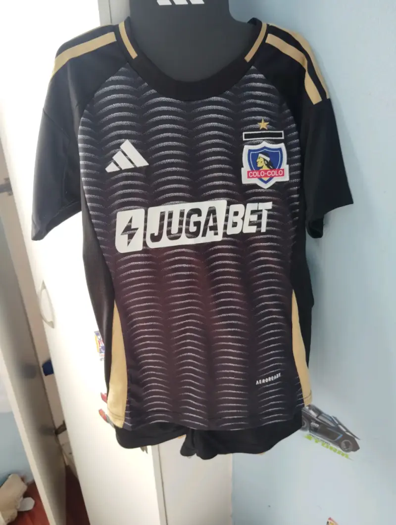 Camiseta Colo-Colo talla 6 - 1