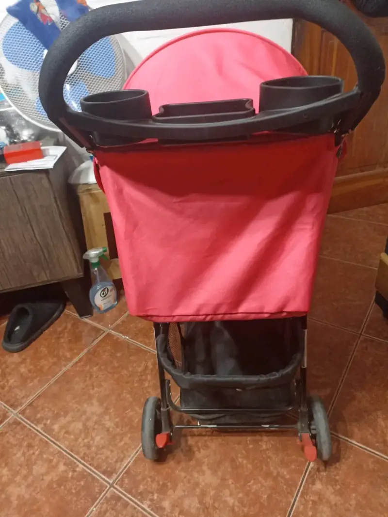 Coche de bebé Fucsia marca Cosco - 4