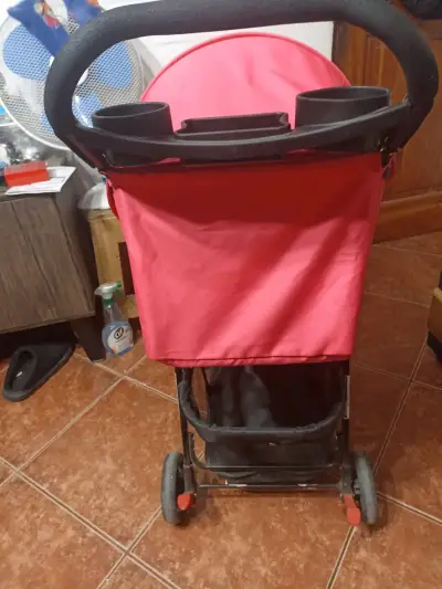 Coche de bebé Fucsia marca Cosco - miniatura 4