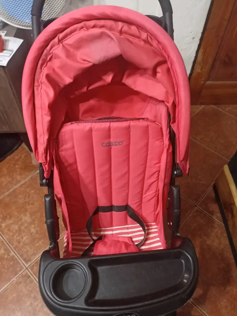 Coche de bebé Fucsia marca Cosco - 6