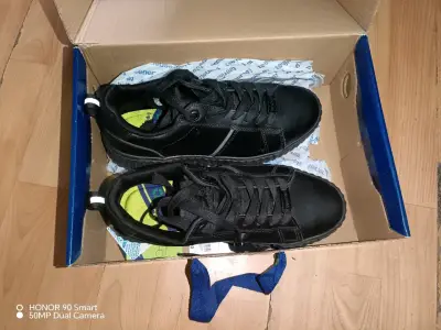 Zapatillas negras deportivas - miniatura 2