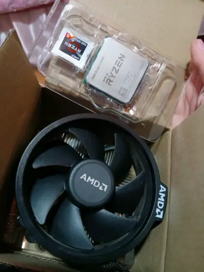 Procesador AMD Ryzen 3200G - miniatura 1