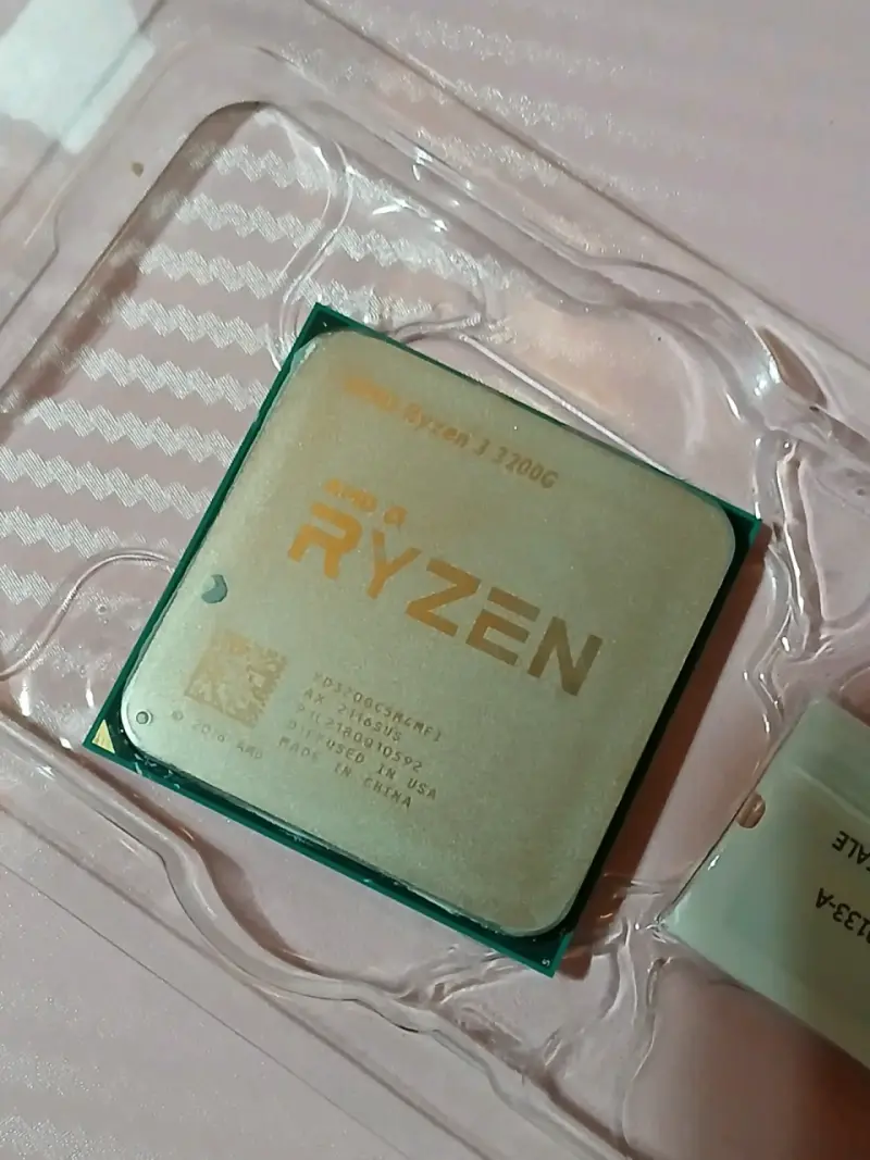 Procesador AMD Ryzen 3200G - 2