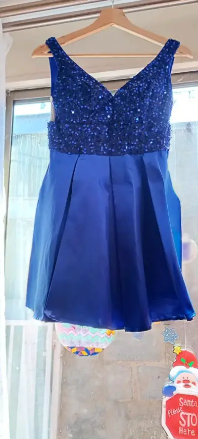 Vestido azul con lentejuelas - miniatura 1