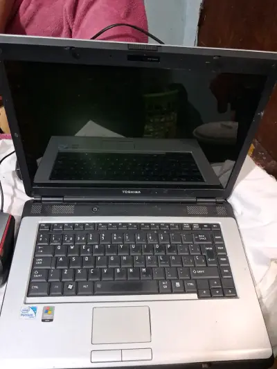 Notebook Toshiba - miniatura 1
