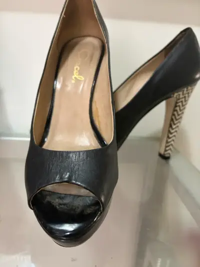 Tacones negros de charol Gacel - miniatura 2