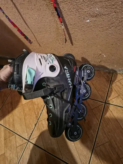 Patines en línea negros usados - miniatura 2