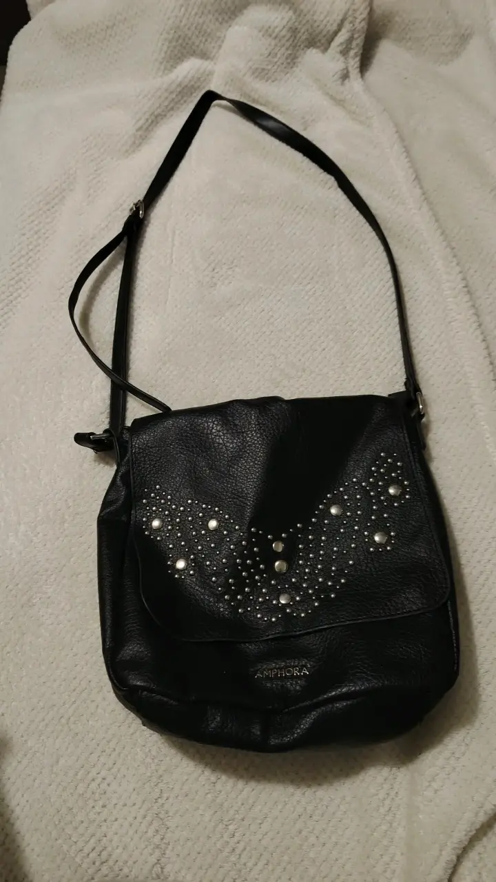 Cartera negra con tachas - 1