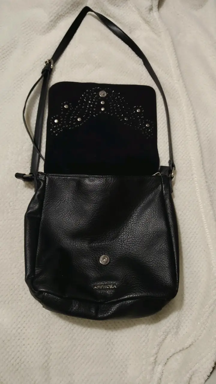 Cartera negra con tachas - 2