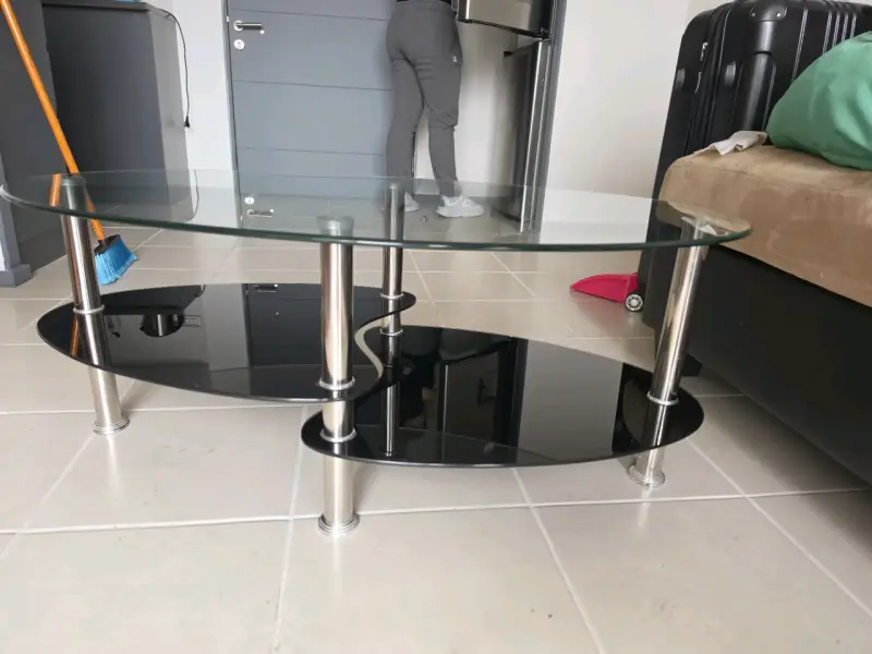 Mesa de centro de vidrio ovalada - 2