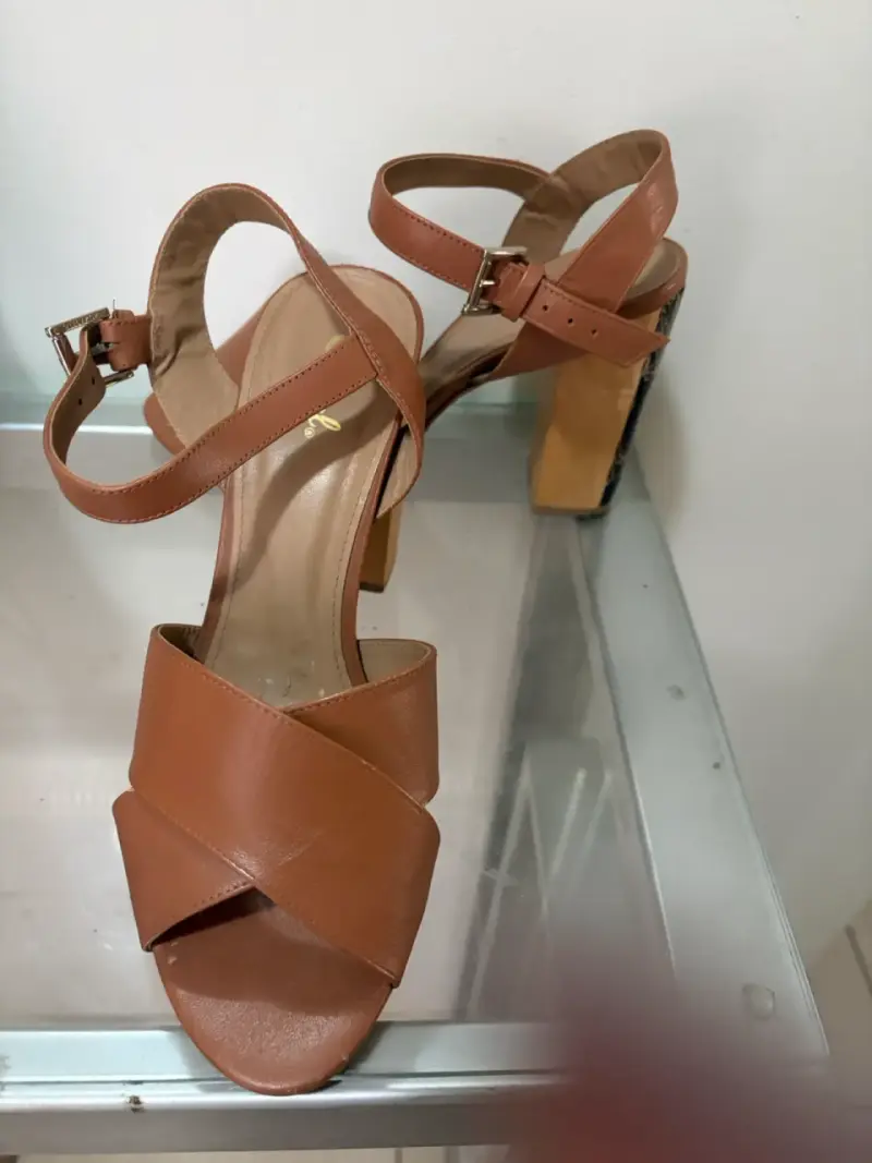 Sandalias de tacón café - 1