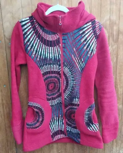 Chaqueta polar roja estampada - miniatura 1