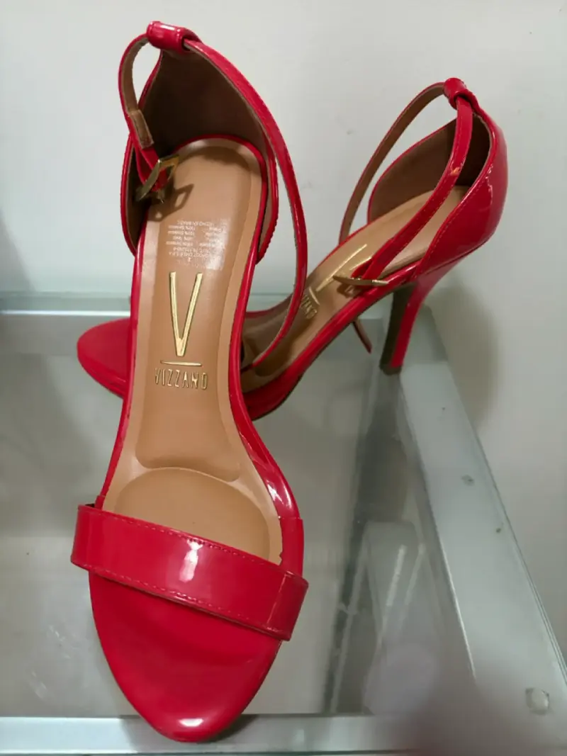 Tacones rojos de charol - 2