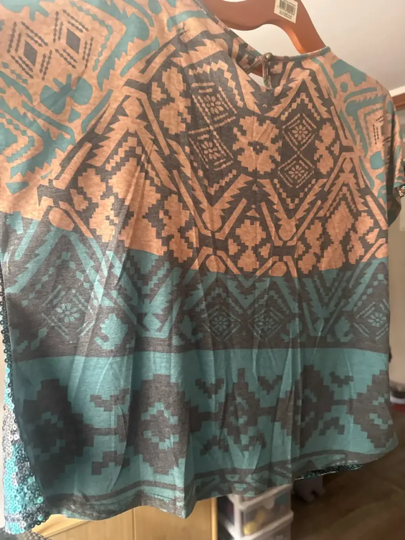 Polera con lentejuelas doradas y verdes Rapsodia - 2