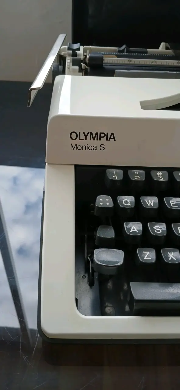 Máquina de escribir Olympia Monica S - 3