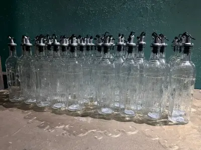 Botellas de vidrio con vertedor - miniatura 1