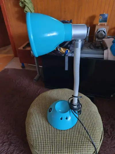 Lámpara de escritorio azul - miniatura 1