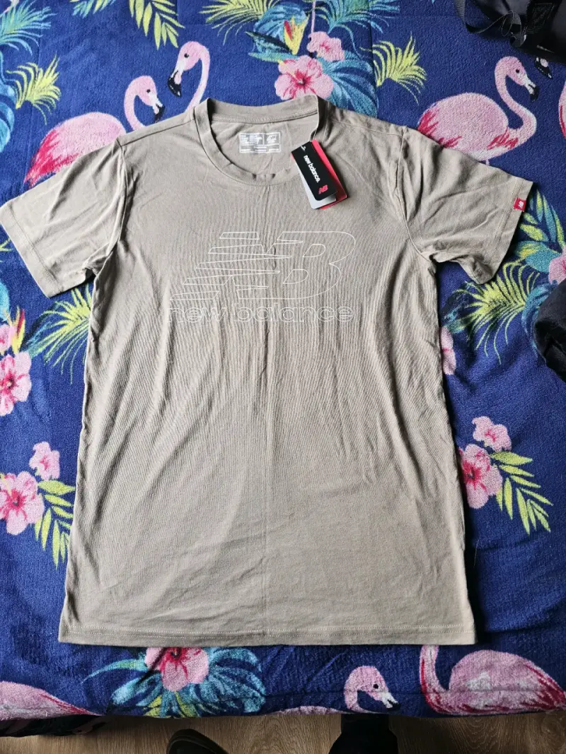 Polera New Balance beige - 1
