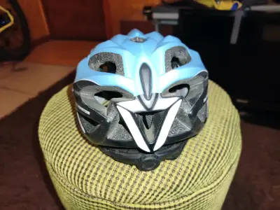 Casco de bicicleta azul - miniatura 2